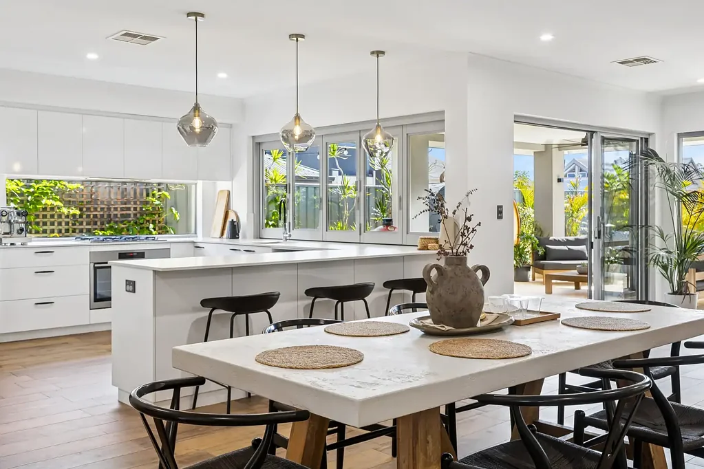 6 Nemagold Grove, Coogee, WA 6166