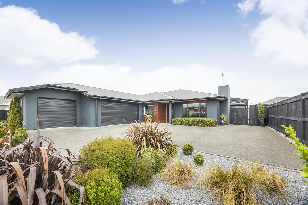 Fitzherbert 4Habitaciones Executive Entertainer with 3-Car Garaging