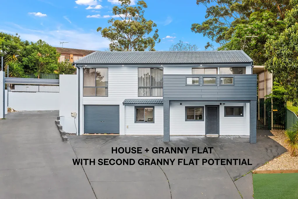 Ambarvale 6ห้องนอน House + granny flat with potential for second granny flat