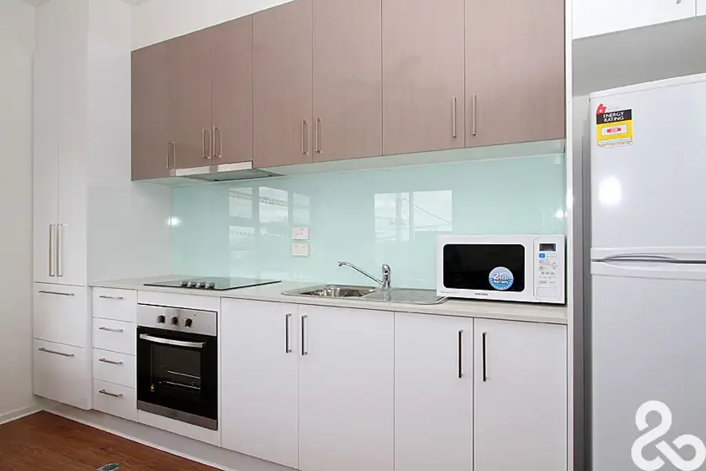 PARTIALLY FURNISHED STUDIO