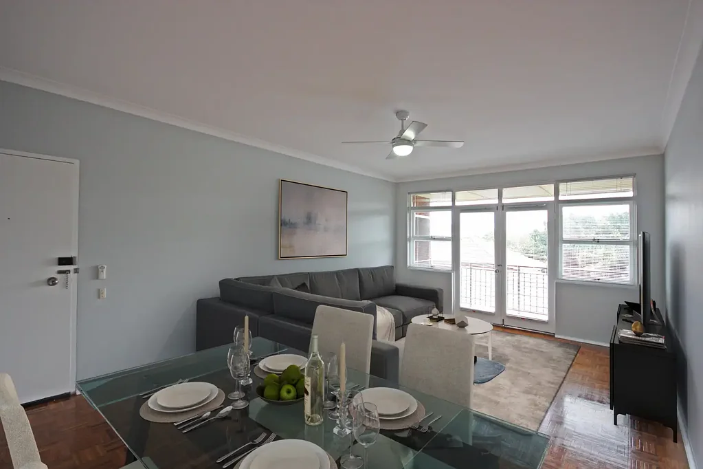 2 bedroom in ideal location!