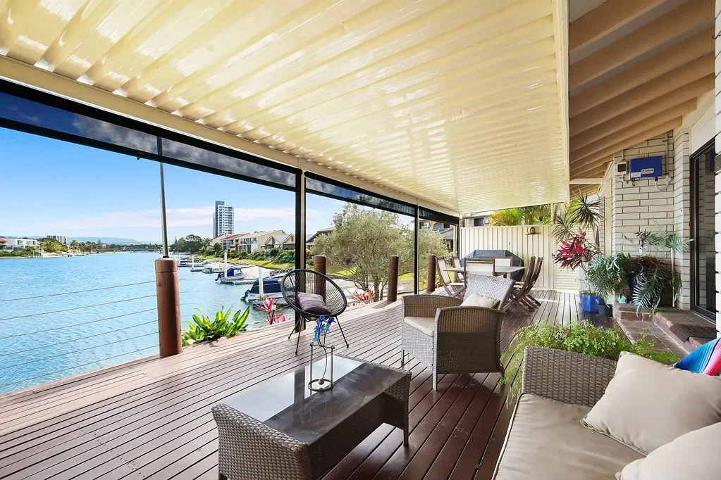 Mermaid Waters 2 Bedroom Single Level Waterfront Villa in Blue Chip Location