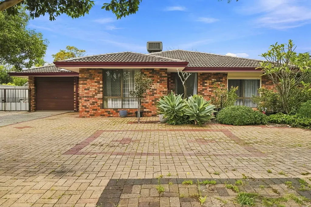 Gosnells 5 Slaapkamer ANOTHER MIRANDA MIRACLE!!