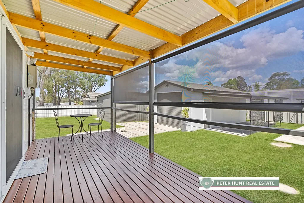 Tahmoor 3房 精心翻新住宅 923㎡阔地 双重潜力 三棚宽敞 舒适现代布局 地段优越 Modern Comfort with Future Potential on 923m2