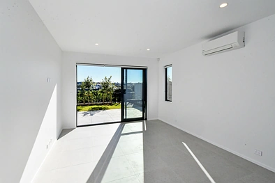 Brand New in Waiata Shores
