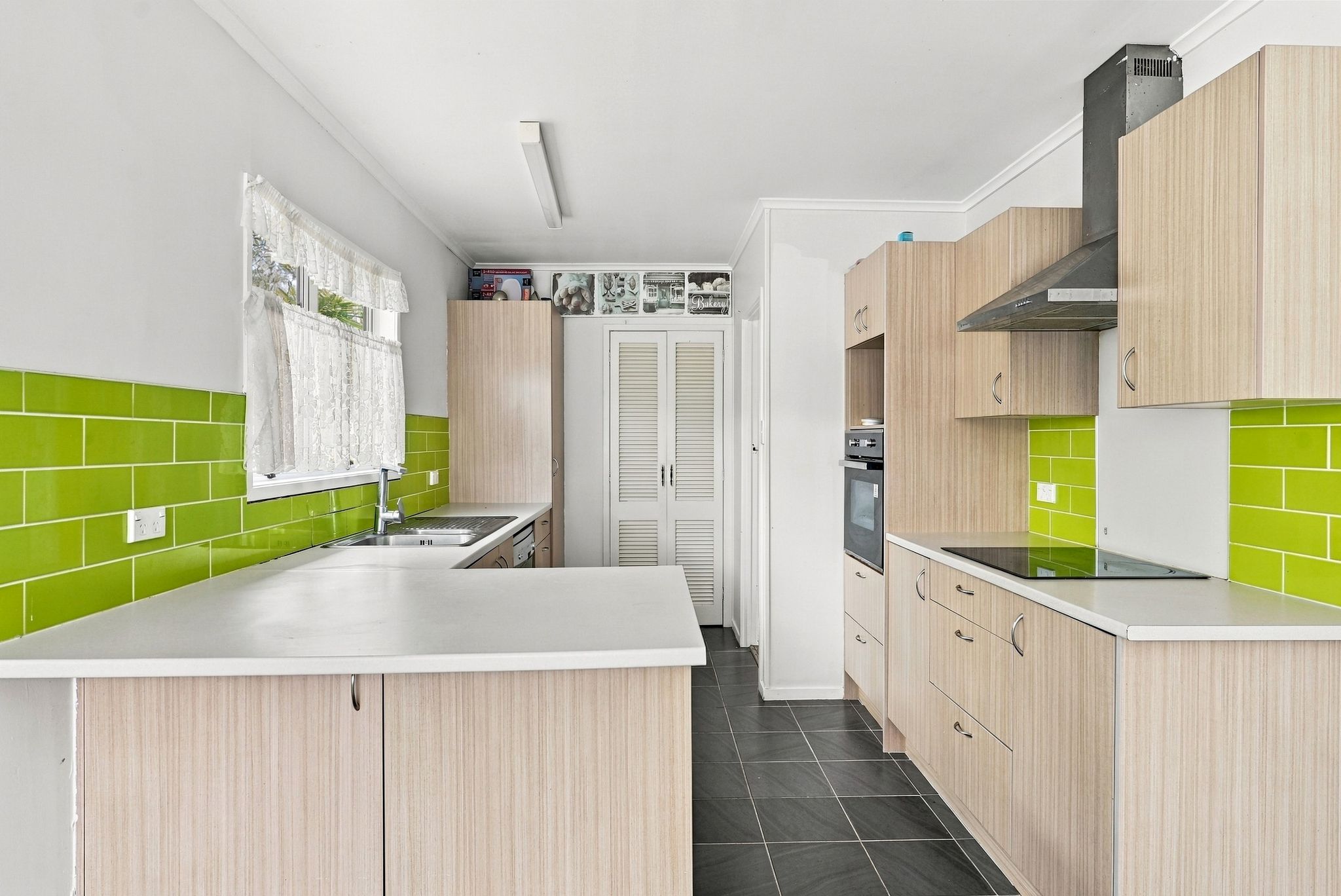 12 Papa Place, Birkdale, photo 4