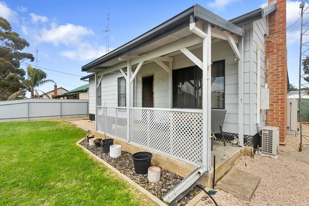 4 Kadina Road, Moonta, SA 5558
