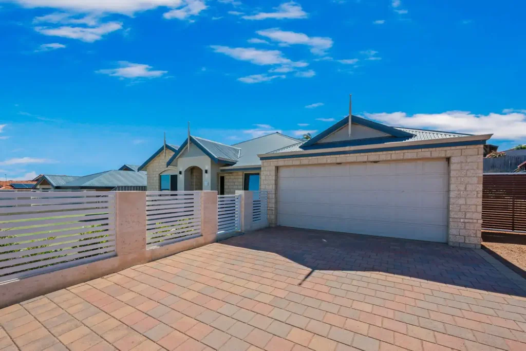 Drummond Cove 3房  NOW SELLING - LIVE THE DRUMMOND COVE DREAM - OCEAN PROXIMITY & SHED