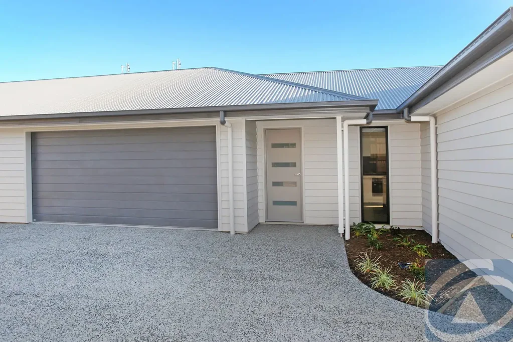 Well-appointed duplex in convenient location
