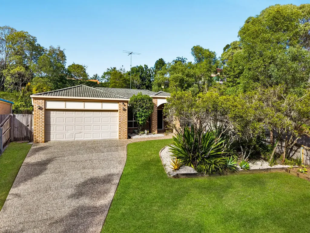 Ferny Grove 4غرفة نوم LIFESTYLE, LOCATION AND FAMILY COMFORT IN NATURE-FILLED SETTING
