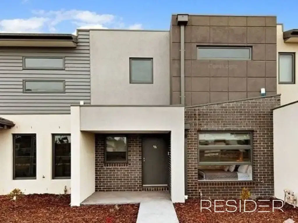 Contemporary Comfort for Effortless Family Living!!!