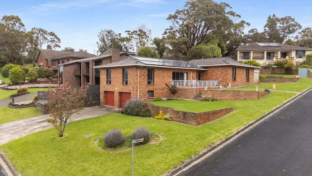 Mount Gambier 4房  Solid Home in Stunning Elevated Position