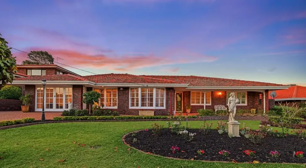 STUNNING 4x2 FAMILY HOME IN MELVILLE