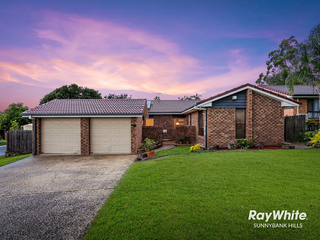 Sunnybank Hills 4कमरा MODERNISED SOLID LOWSET FAMILY HOME IN QUIET POCKET - CLOSE TO EVERYTHING!