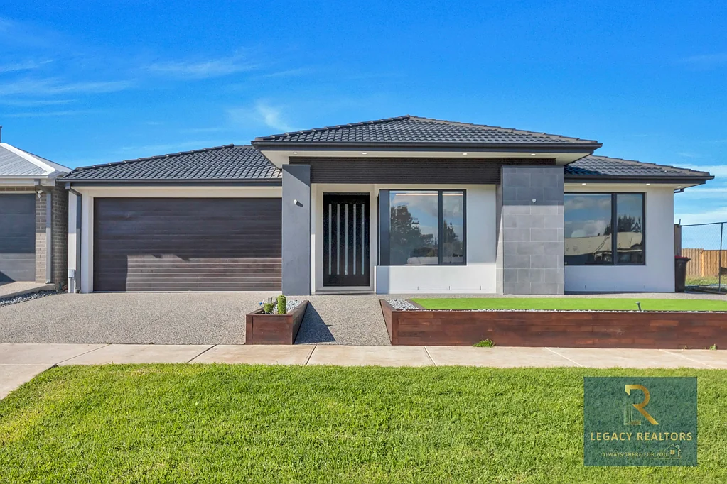 Beveridge 5غرفة نوم Custom-Built Luxury in Beveridge - 2 Kitchens, Theatre, WIRs & Sunroom Perfection!