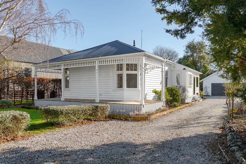 Greytown Living in Unbeatable Location