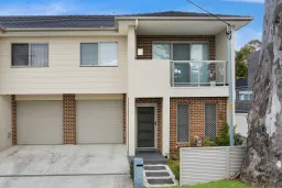 UNIT 1 1 BUDGEREE RD, Toongabbie