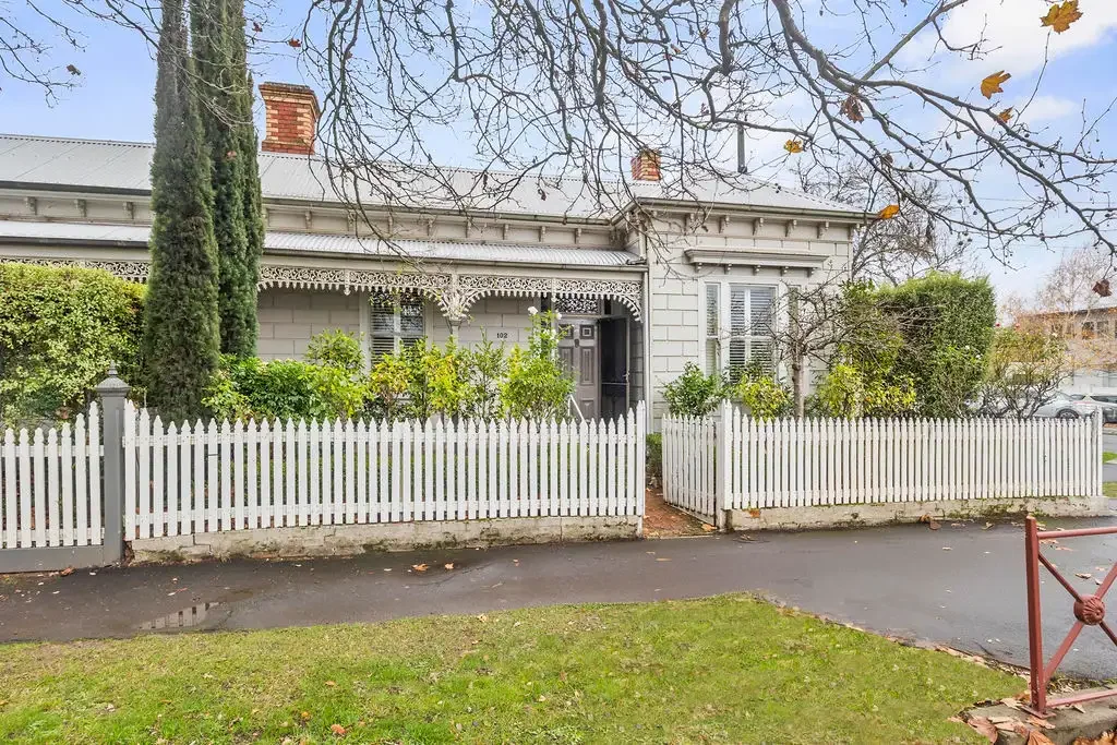 Lake Wendouree 3 Bedroom A Striking Victorian Home with An Attractive Street Presence.