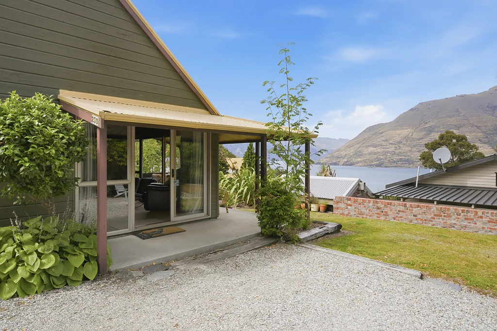 230 Fernhill Road, Sunshine Bay, Queenstown-Lakes, Otago