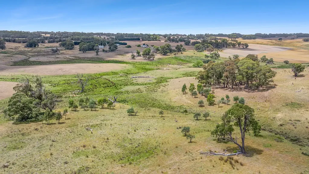 Crookwell  RARE OFFERING