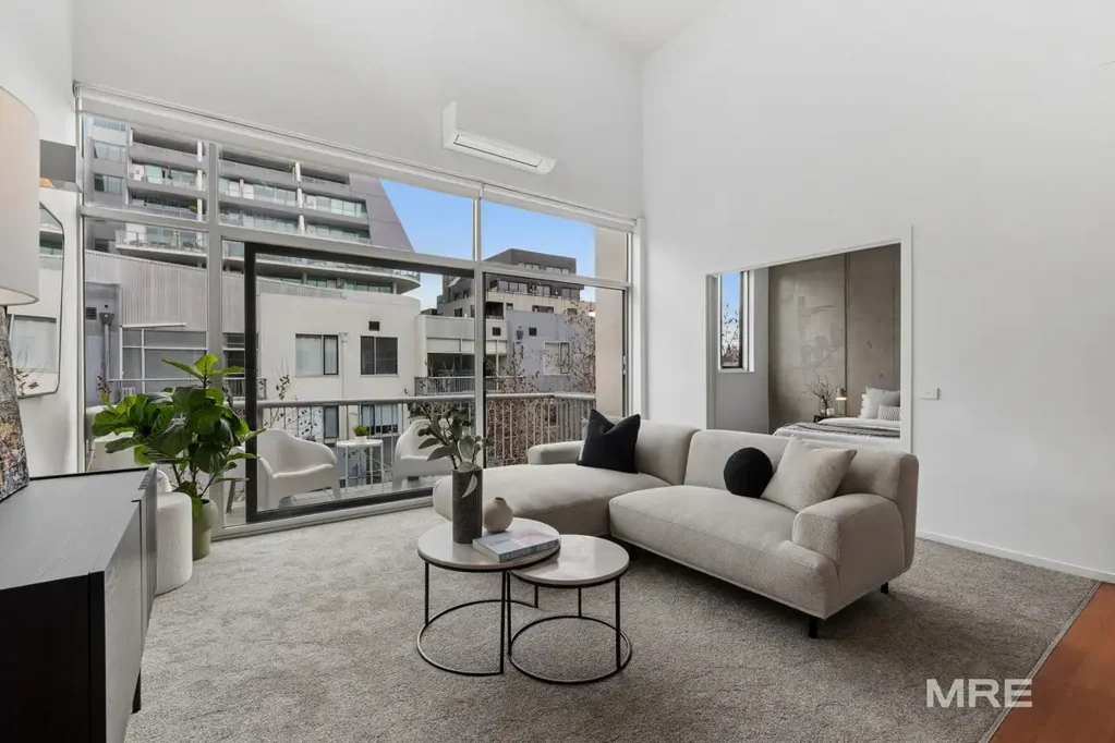 Prahran 3 Slaapkamer Penthouse Living with Soaring Ceilings and Exceptional Natural Light