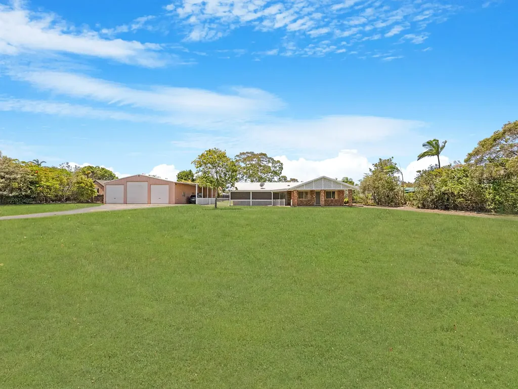 Urangan 4房  Exceptional Living on an Expansive Allotment