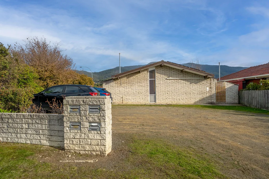 Conveniently Located One-Bedroom Unit