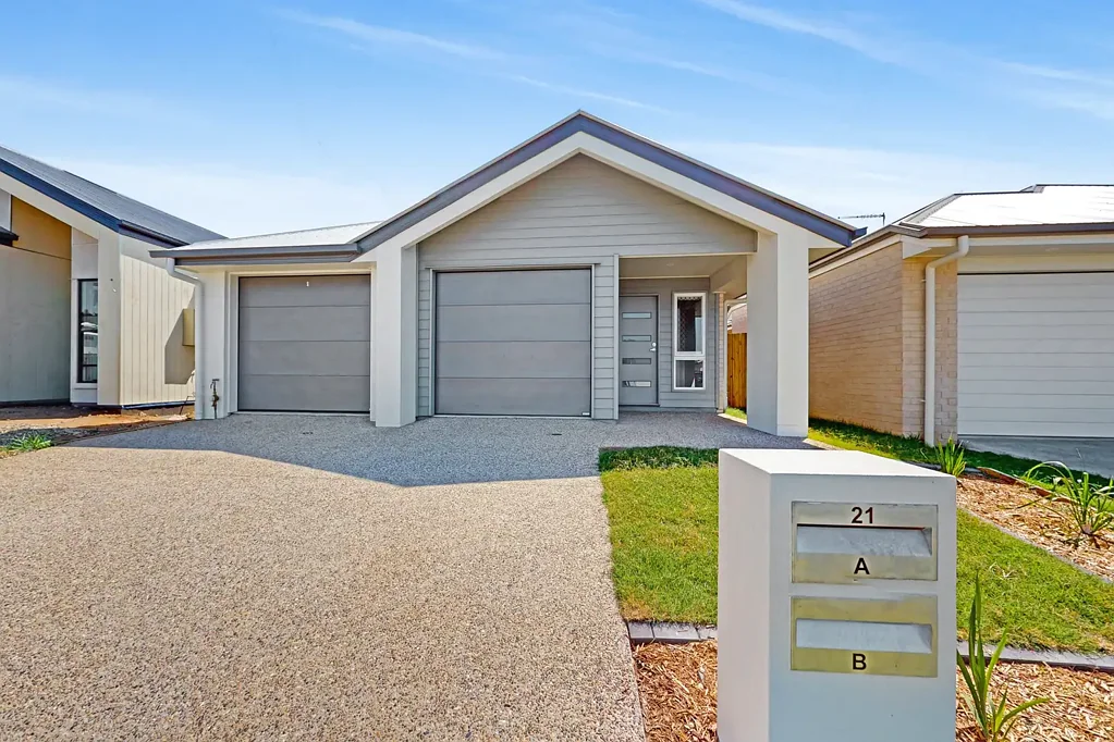 Near New 3 Bedroom Duplex - Quiet Neighbourhood