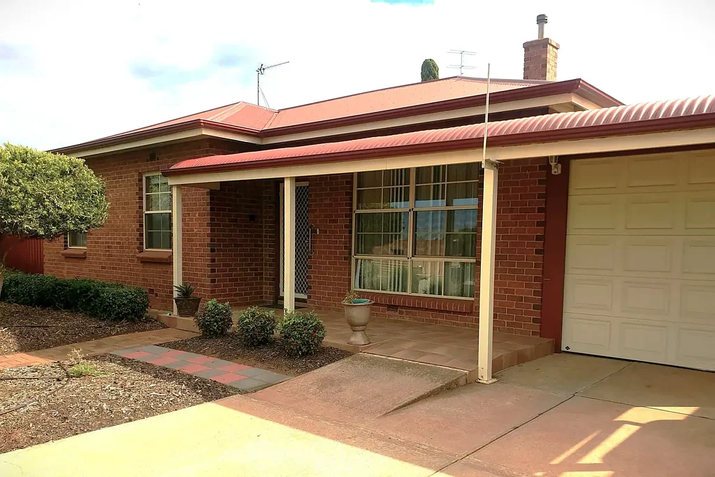 Whyalla Norrie 2બેડરૂમ A CREATIVE RETREAT !