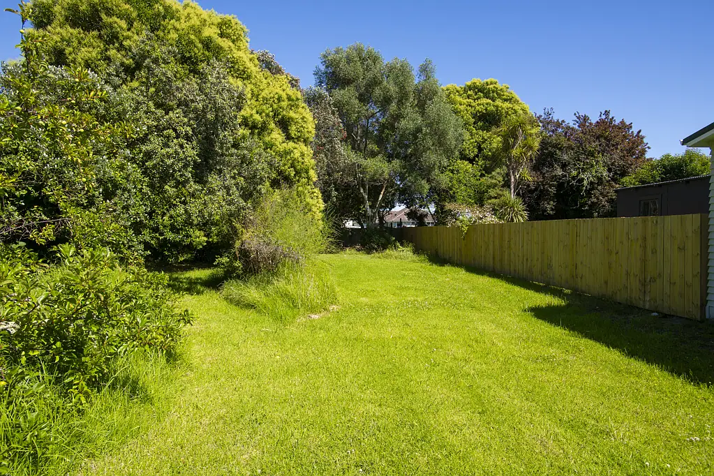 Kaiti Secluded section, handy location