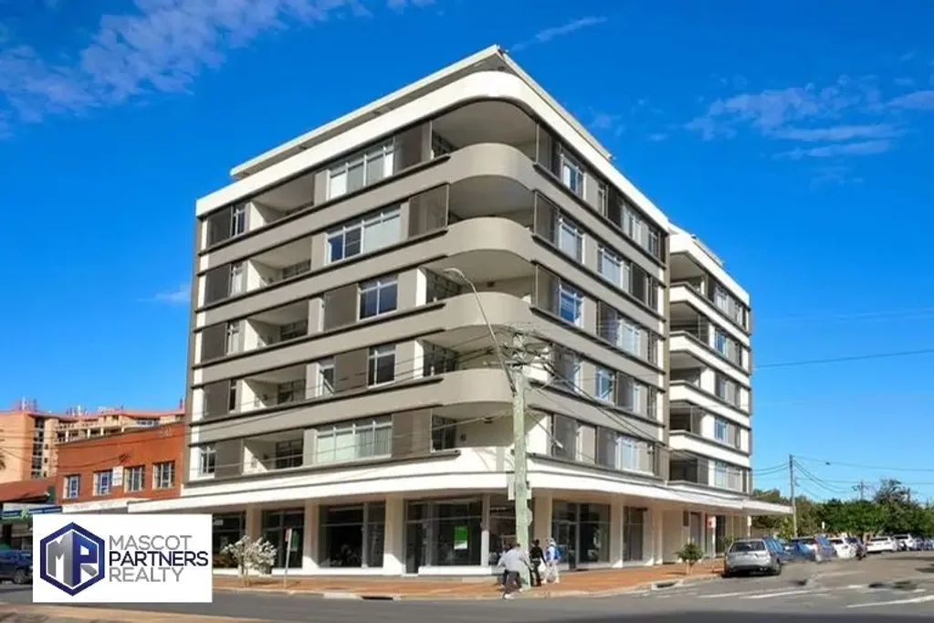 2 Bedroom Apartment With Timber and Hybrid Vinyl Flooring in the Heart of Maroubra