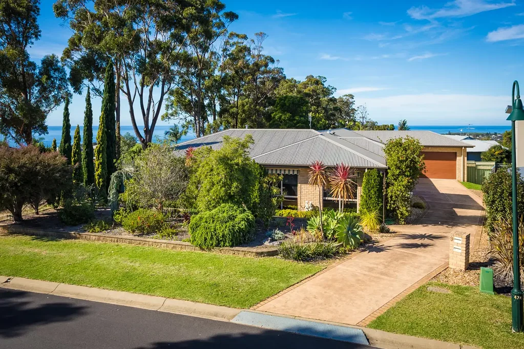 Mirador 3 Bedroom Tastefully Updated and Torrens Titled