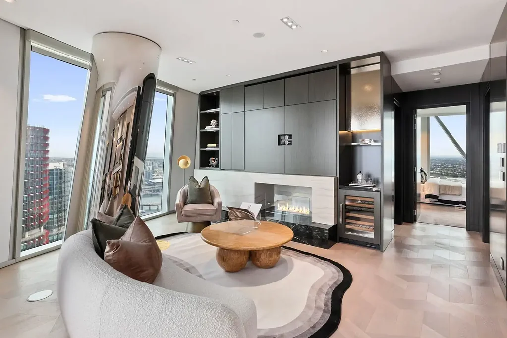A World-Class Harbourfront Lifestyle