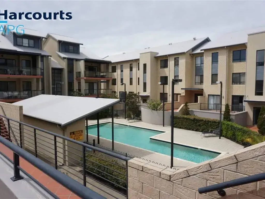 Dream Location in Marlston Waterfront