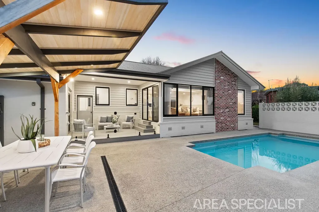 Dromana 4 Bedroom The Brief: Coastal Masterpiece