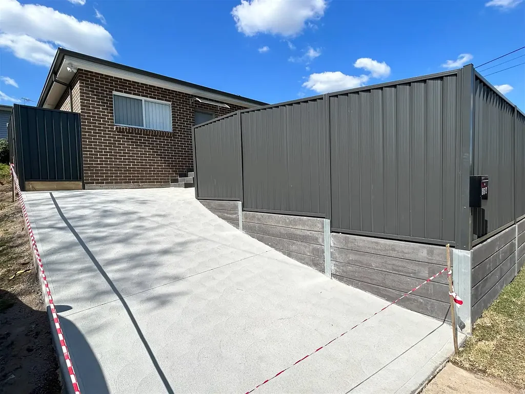 Modern 2 Bedroom Residence!