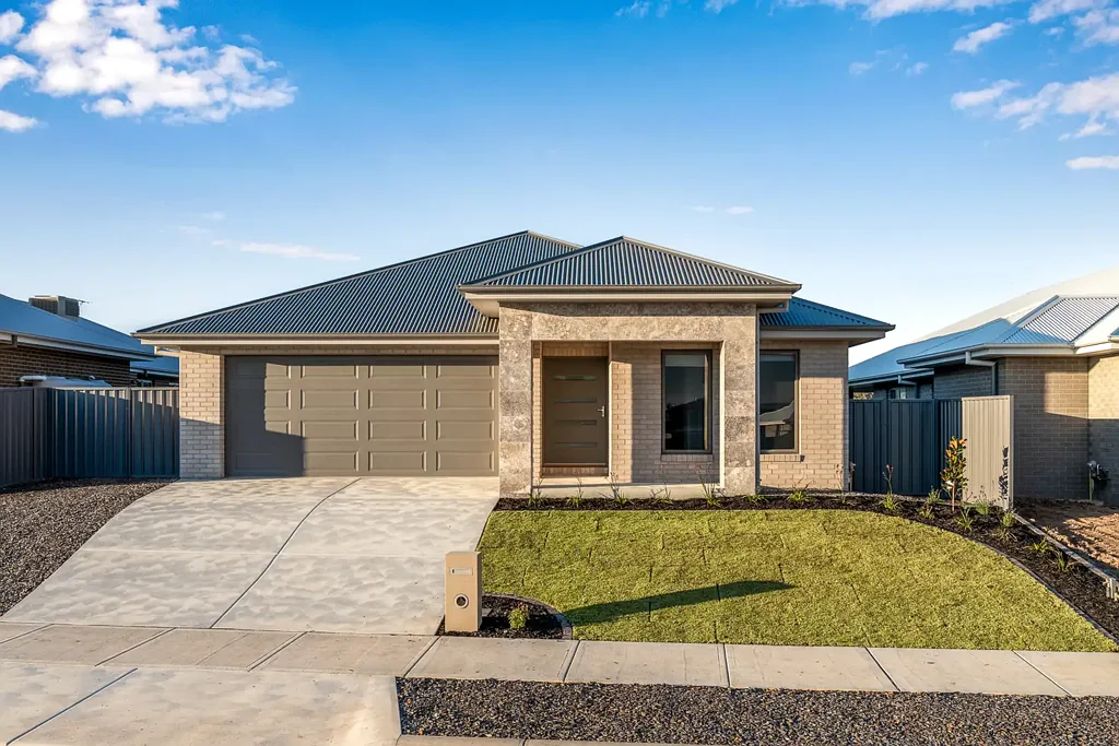 Brand New Family Home in Brooklyn Fields Estate