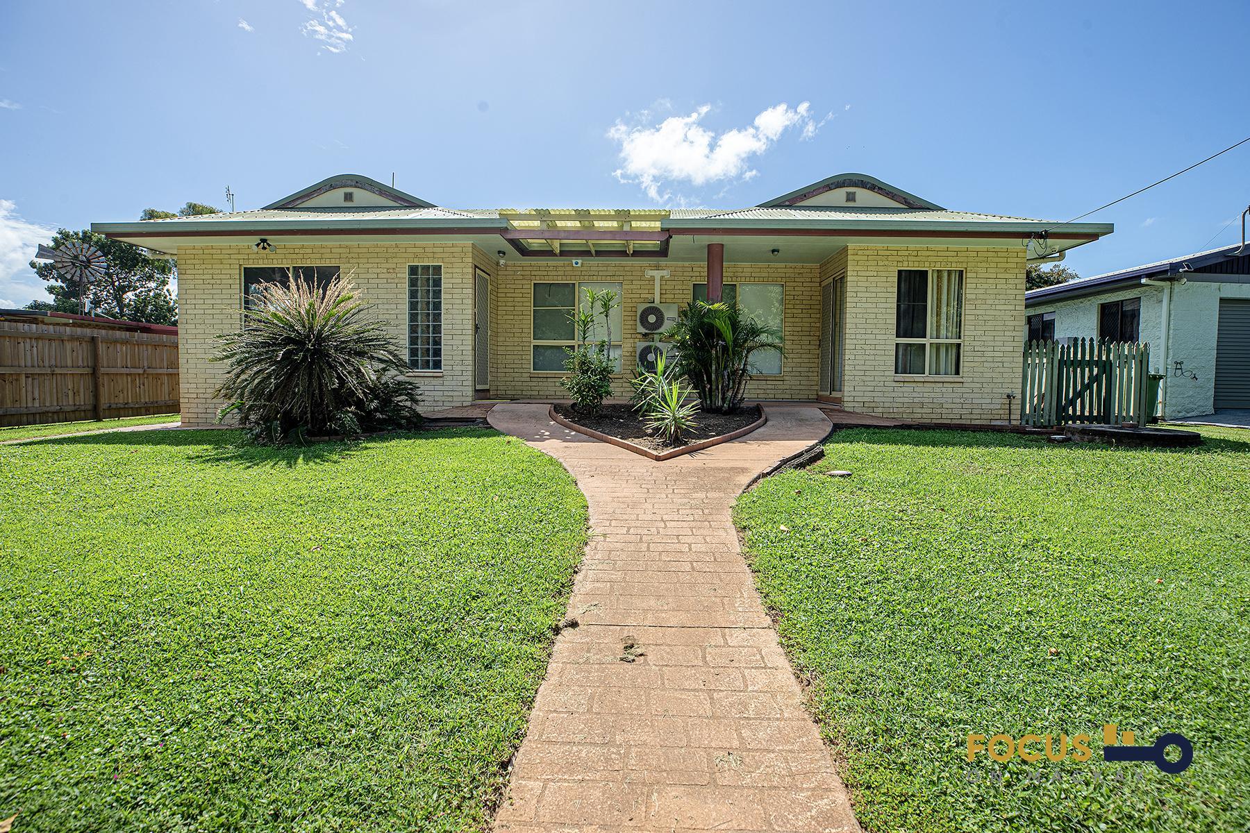 18 CLARK ST, GRASSTREE BEACH QLD 4740, 0 chambres, 0 salles de bain, House