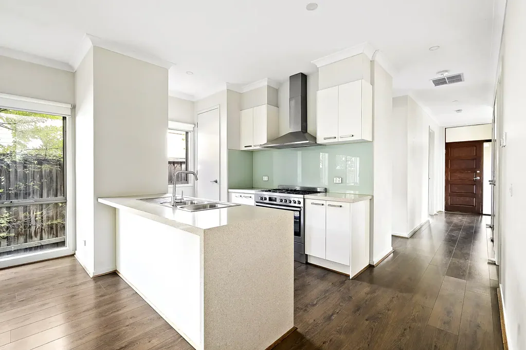 Coburg North 4ห้องนอน Modern Single-Level Living With Family Flexibility