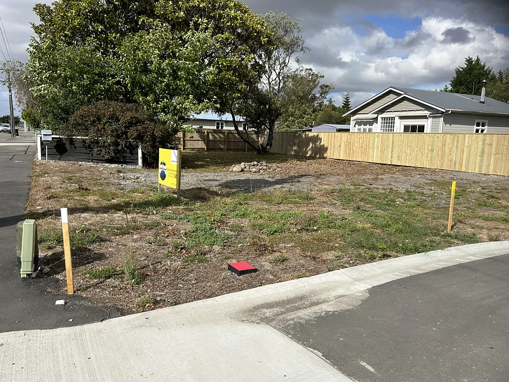 Carterton 471 High St South - Section