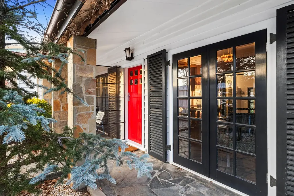 Taradale 3 Bedroom An Artistic Legacy Rooted in Nature and Time