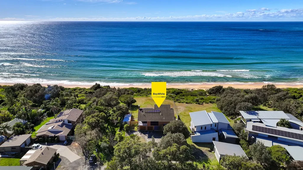 Culburra Beach 5 Bedroom Impressive Beachfront Reserve on over 1600sqm