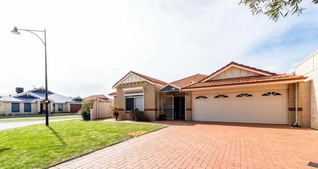 Rockingham 4房  SPACIOUS !VING AREAS - A REAL GEM