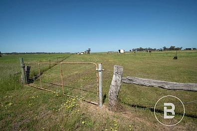 Iba Pa - 92 Commercial Road, Majorca, VIC 3465