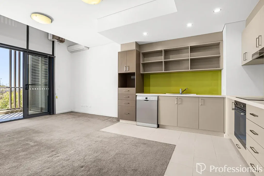 76/16 Midgegooroo Avenue, Cockburn Central, WA 6164