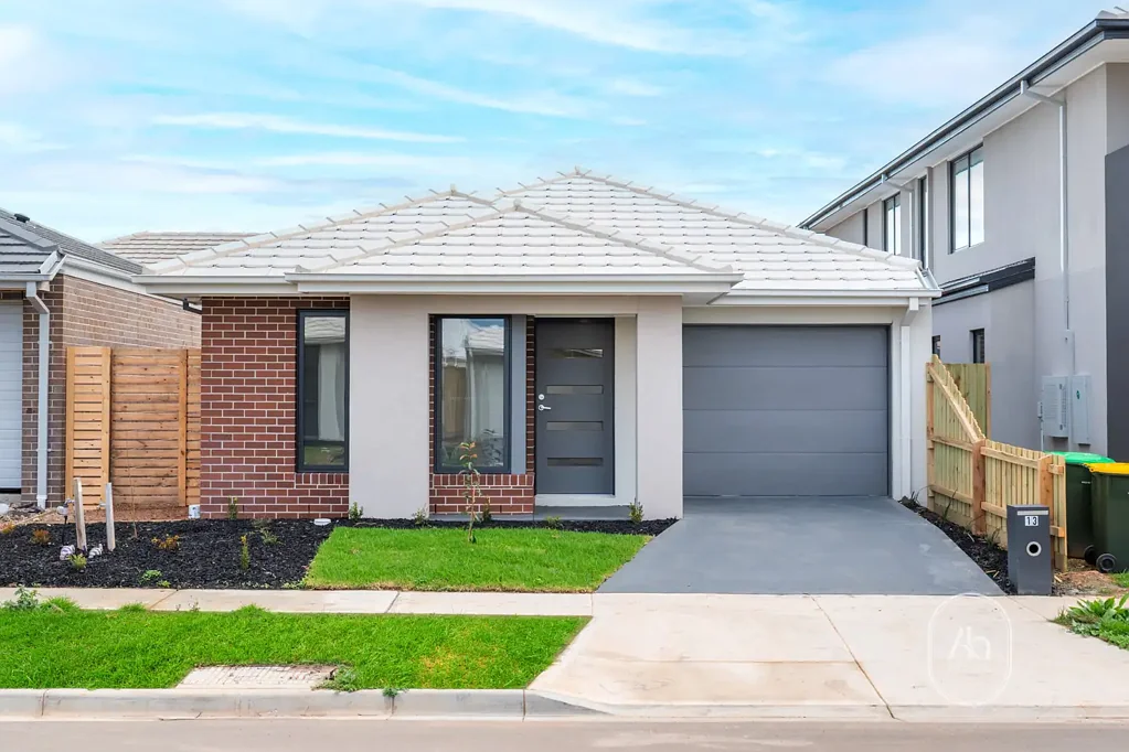 Brand New 3-Bedroom Home with Single Garage in Werribee