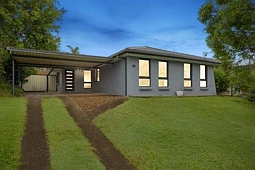 56 Pandeen Road, Rochedale South