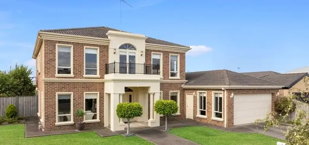 Bell Park 4침실 Elegant Family Living in Prestigious Double Story House for sale in Bellpark Vic 3215