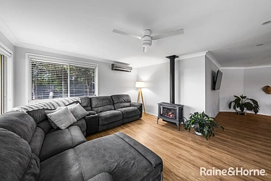 8 Katela Avenue, Bomaderry, NSW 2541, 5房, 2浴, House