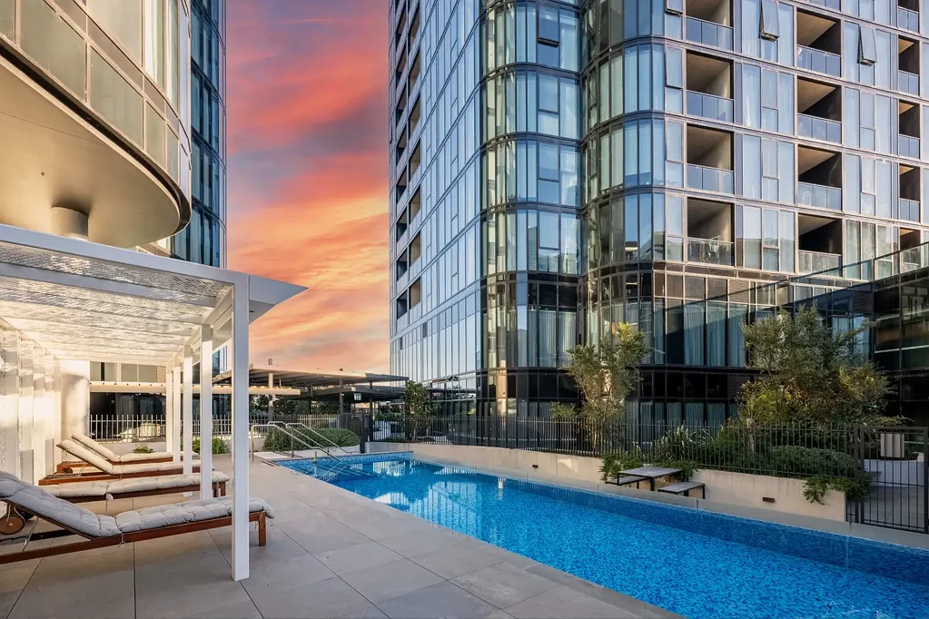Belconnen 2房  Exceptional Courtyard Apartment in Prime Inner North Location – Space, Privacy & Unmatched Convenience